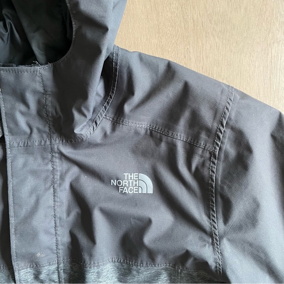 The North Face Black and Gray Boys' Jacket - Picture 2 of 8